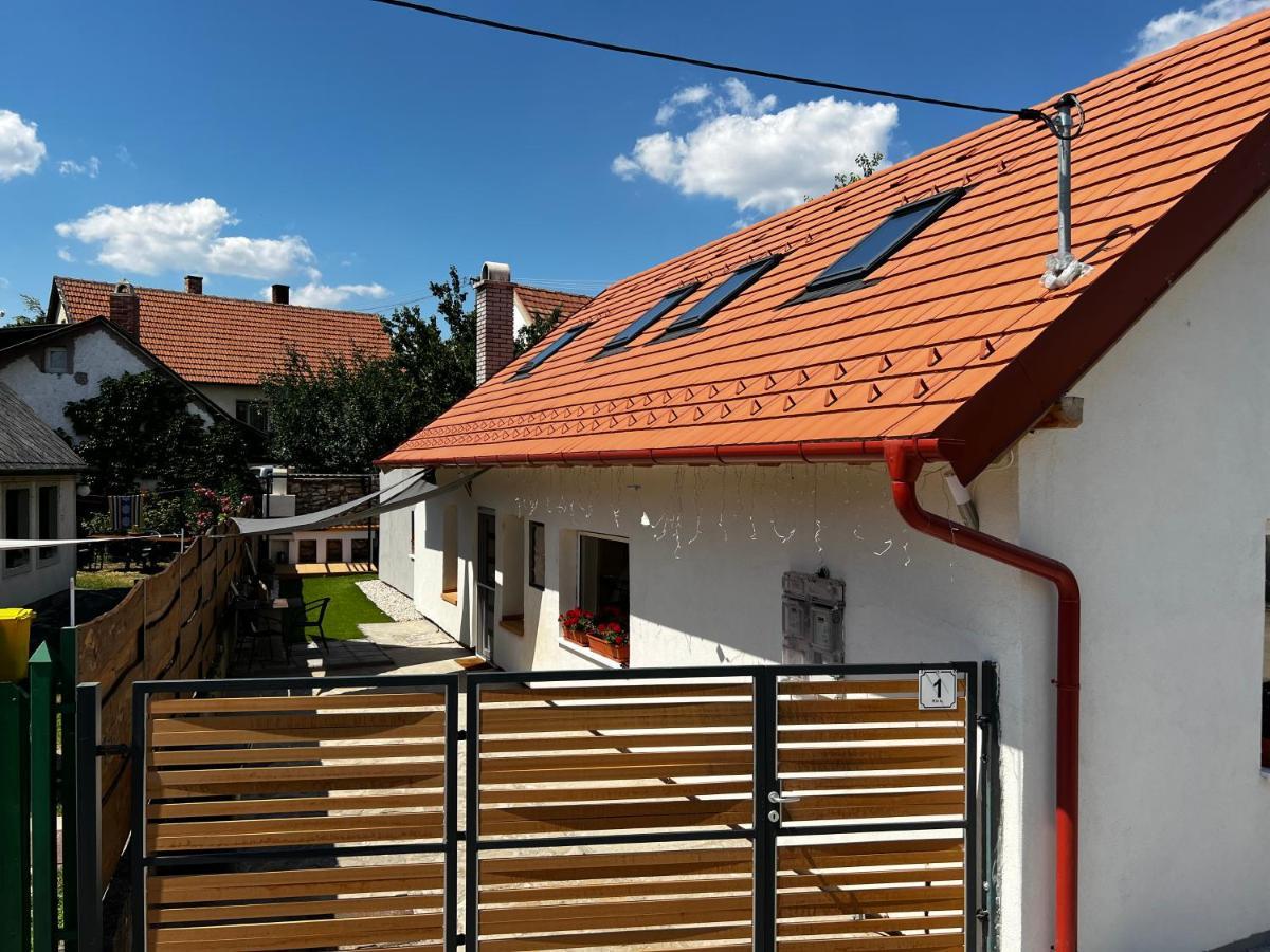 Loft Piheno Es Wellness Haz Villa Balatonfured Exterior photo