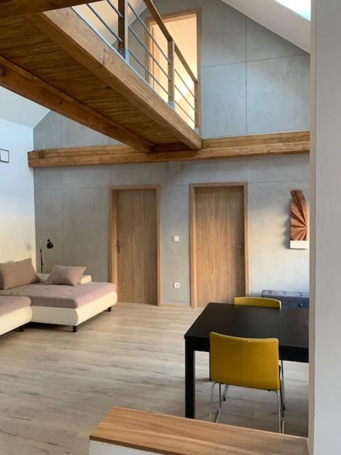 Loft Piheno Es Wellness Haz Villa Balatonfured Exterior photo